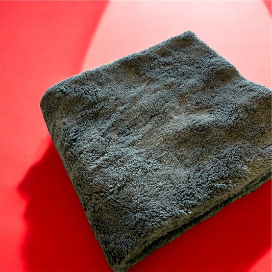 Premium Edgeless Microfiber Towels for Flawless Car Drying